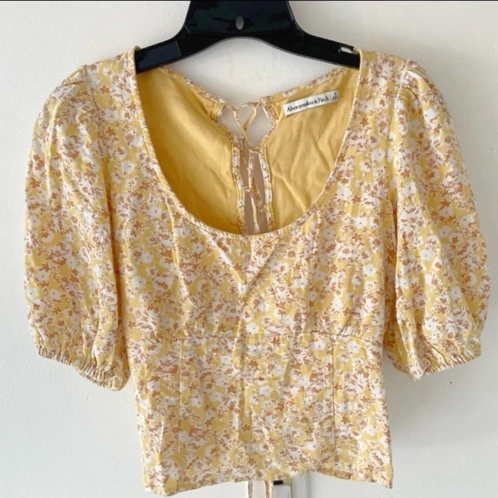 Abercrombie & Fitch tie back puff sleeve floral yellow top 37515